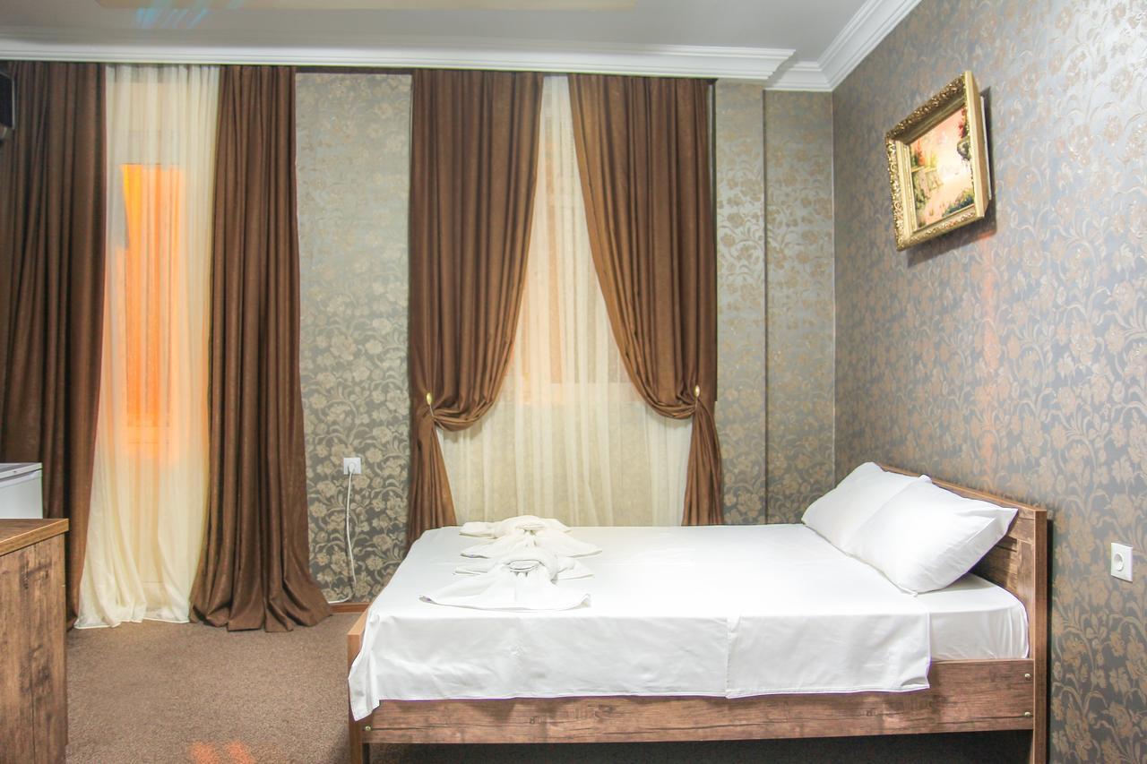 New Palace Shardeni Tbilisi Exterior foto
